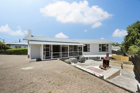 Photo of property in 19 Seifert Street, Forest Lake, Hamilton, 3200