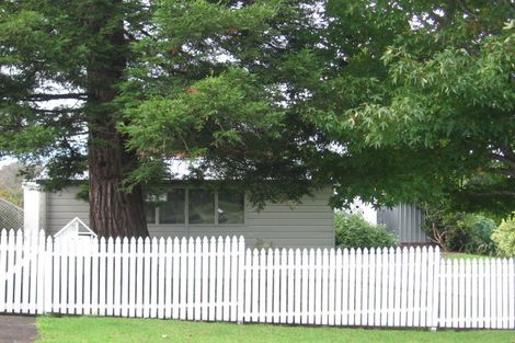 Photo of property in 5 Epping Road, Henderson, Auckland, 0610