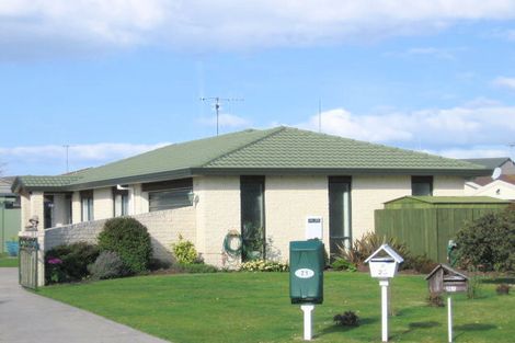 Photo of property in 27 Balmacewen Place, Mount Maunganui, 3116