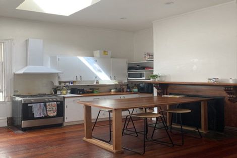 Photo of property in 15 Myrtle Crescent, Mount Cook, Wellington, 6021