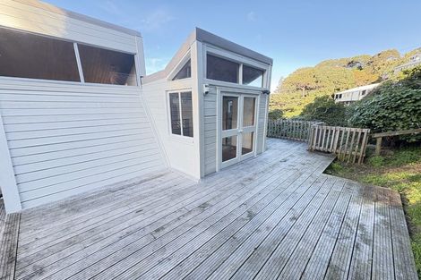 Photo of property in 28 Napier Street, Karaka Bays, Wellington, 6022