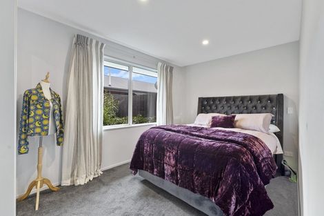Photo of property in 2/23 Wakelin Place, Redwood, Christchurch, 8051