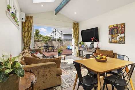 Photo of property in 89 Ross Street, Lyall Bay, Wellington, 6022