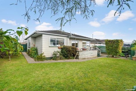 Photo of property in 1/46 Aviemore Drive, Highland Park, Auckland, 2010