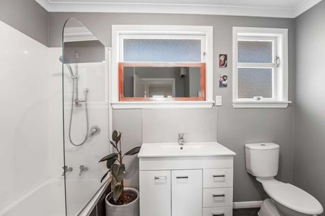 Photo of property in 11 George Street, Levin, 5510