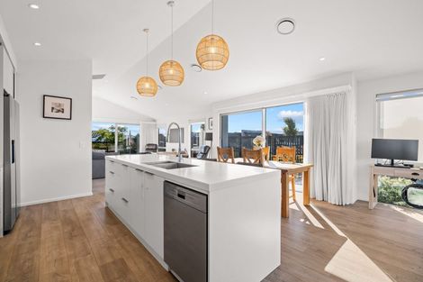 Photo of property in 2 Jardine Place, Marshland, Christchurch, 8051
