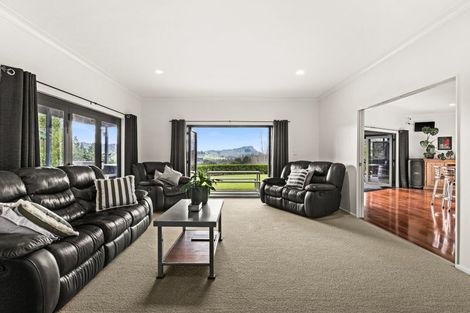 Photo of property in 35 Raratu Road, Kahuranaki, Havelock North, 4295