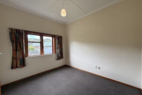Photo of property in 187 The Parade, Island Bay, Wellington, 6023