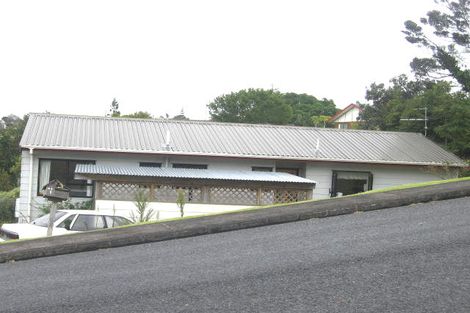 Photo of property in 1/1 Cheval Drive, Totara Vale, Auckland, 0629