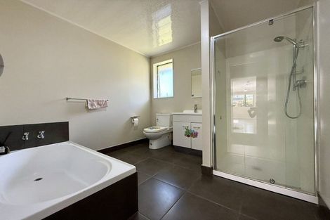 Photo of property in 48 Ruze Vida Drive, Massey, Auckland, 0614