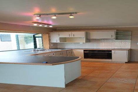 Photo of property in 2/150 Luckens Road, West Harbour, Auckland, 0618