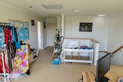 Photo of property in 140 Glanmire Road, Newlands, Wellington, 6037