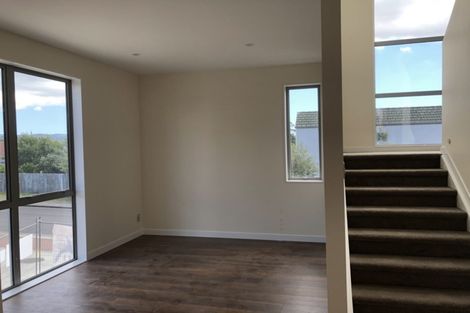 Photo of property in 30 Nephrite Lane, Henderson, Auckland, 0610