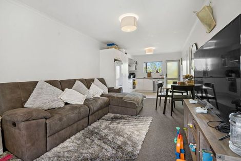 Photo of property in 12/94 Glengarry Road, Glen Eden, Auckland, 0602