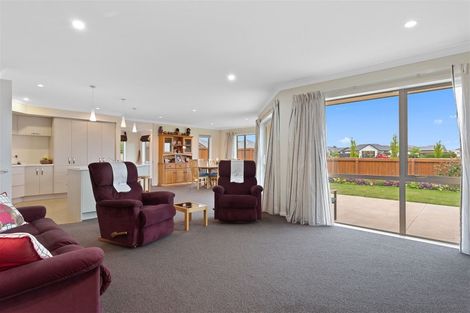 Photo of property in 18 Lancewood Way, Rangiora, 7400
