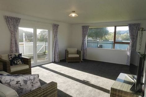 Photo of property in 62a Mazengarb Road, Paraparaumu Beach, Paraparaumu, 5032