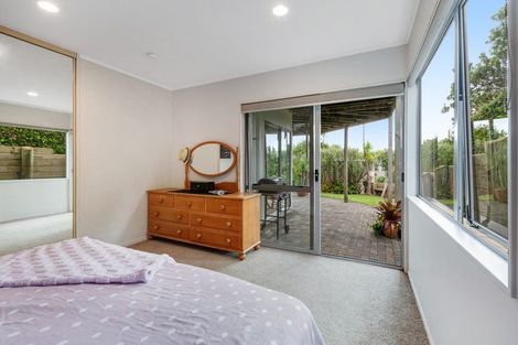 Photo of property in 1326 Whangaparaoa Road, Army Bay, Whangaparaoa, 0930