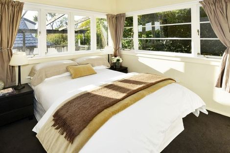 Photo of property in 1/9 Marsh Avenue, Forrest Hill, Auckland, 0620