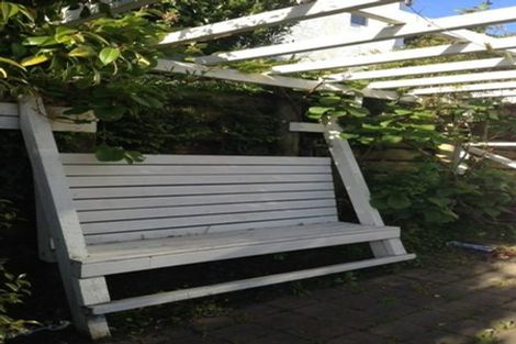 Photo of property in 140 The Ridgeway, Mornington, Wellington, 6021