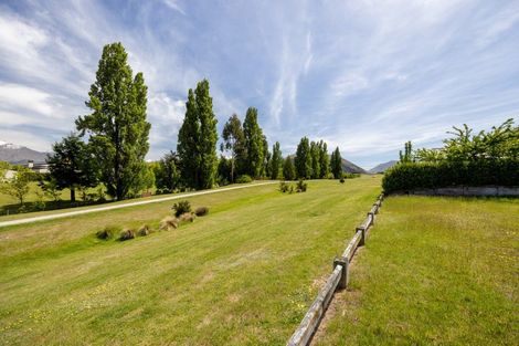 Photo of property in 22 Greenbelt Place, Wanaka, 9305