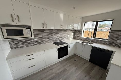 Photo of property in 8 Tiraumea Drive, Pakuranga, Auckland, 2010