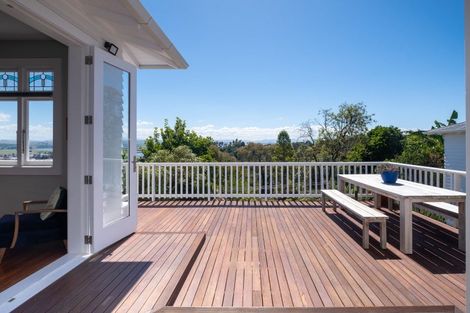 Photo of property in 42 Simla Terrace, Hospital Hill, Napier, 4110