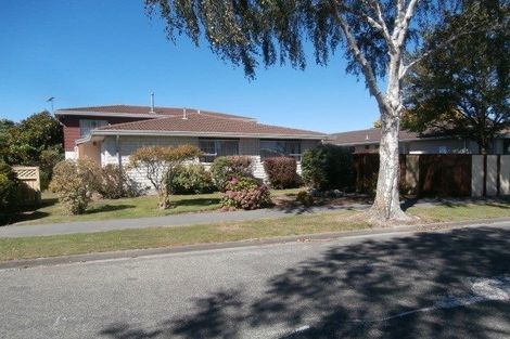 Photo of property in 5 Salford Avenue, Redwood, Christchurch, 8051