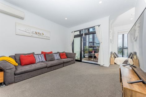 Photo of property in 2 Mayfly Lane, Hobsonville, Auckland, 0616