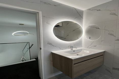 Photo of property in 105a Bond Crescent, Forrest Hill, Auckland, 0620