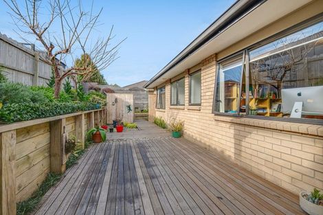 Photo of property in 16 Seamount Drive, Red Beach, 0932