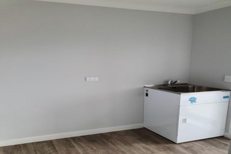 Photo of property in 9a Grumman Lane, Newlands, Wellington, 6037