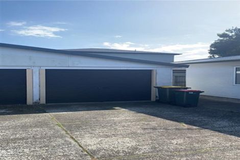 Photo of property in 16 Evans Road, Weymouth, Auckland, 2103