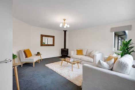 Photo of property in 6 Saint Andrews Parkway, Waiwhakaiho, New Plymouth, 4312