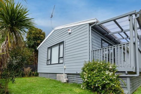 Photo of property in 184 Hutchinson Avenue, New Lynn, Auckland, 0600