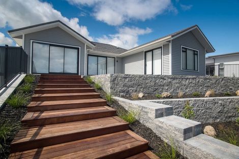 Photo of property in 35 Elliot Street, Riverhead, 0820