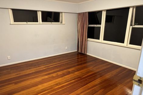 Photo of property in 12 School Road, Te Atatu South, Auckland, 0610
