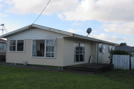 Photo of property in 11 Iredale Road, Hawera, 4610