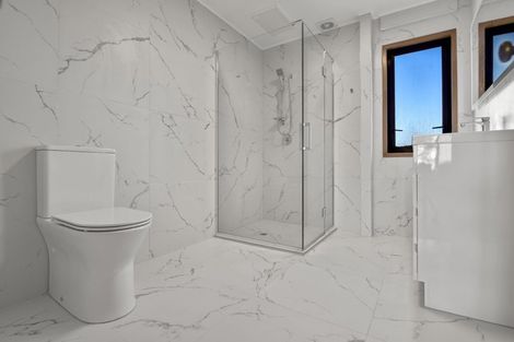 Photo of property in 205 Whangaparaoa Road, Red Beach, 0932