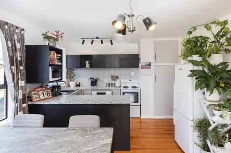 Photo of property in 3 Clipper Place, Redwood, Christchurch, 8051