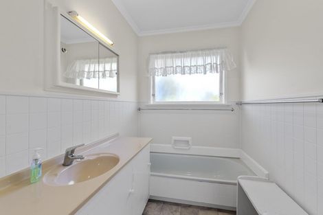 Photo of property in 23 Merchant Avenue, Te Atatu South, Auckland, 0610