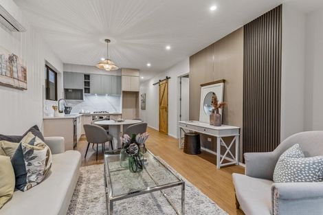 Photo of property in 21 Paretao Street, Massey, 0614