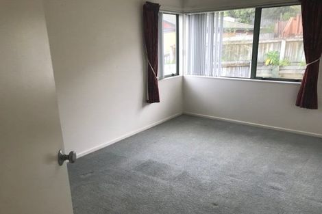 Photo of property in 11 Mannikin Place, Unsworth Heights, Auckland, 0632