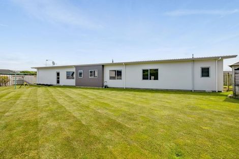 Photo of property in 7 Reremoana Close, Hawera, 4610
