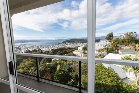 Photo of property in Harbour View Apartments, 147 Ohiro Road, Brooklyn, Wellington, 6021