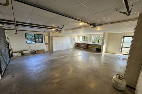 Photo of property in 16 Pounamu Place, Shelly Park, Auckland, 2014
