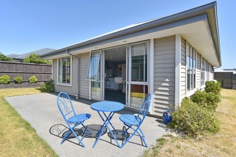 Photo of property in 8 Pimlico Place, Rangiora, 7400
