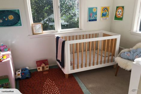 Photo of property in 18 Norman Road, Titirangi, Auckland, 0604