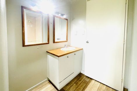 Photo of property in 72 Ridge Road, Howick, Auckland, 2014