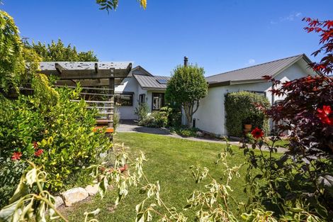 Photo of property in 6 Grove Place, Rangiora, 7400