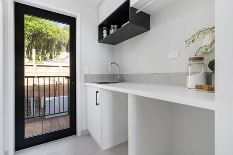 Photo of property in 307a Mount Pleasant Road, Mount Pleasant, Christchurch, 8081
